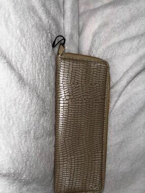 Embossed Metallic Zip Around Wallet – Gold/Taupe Reptile Texture